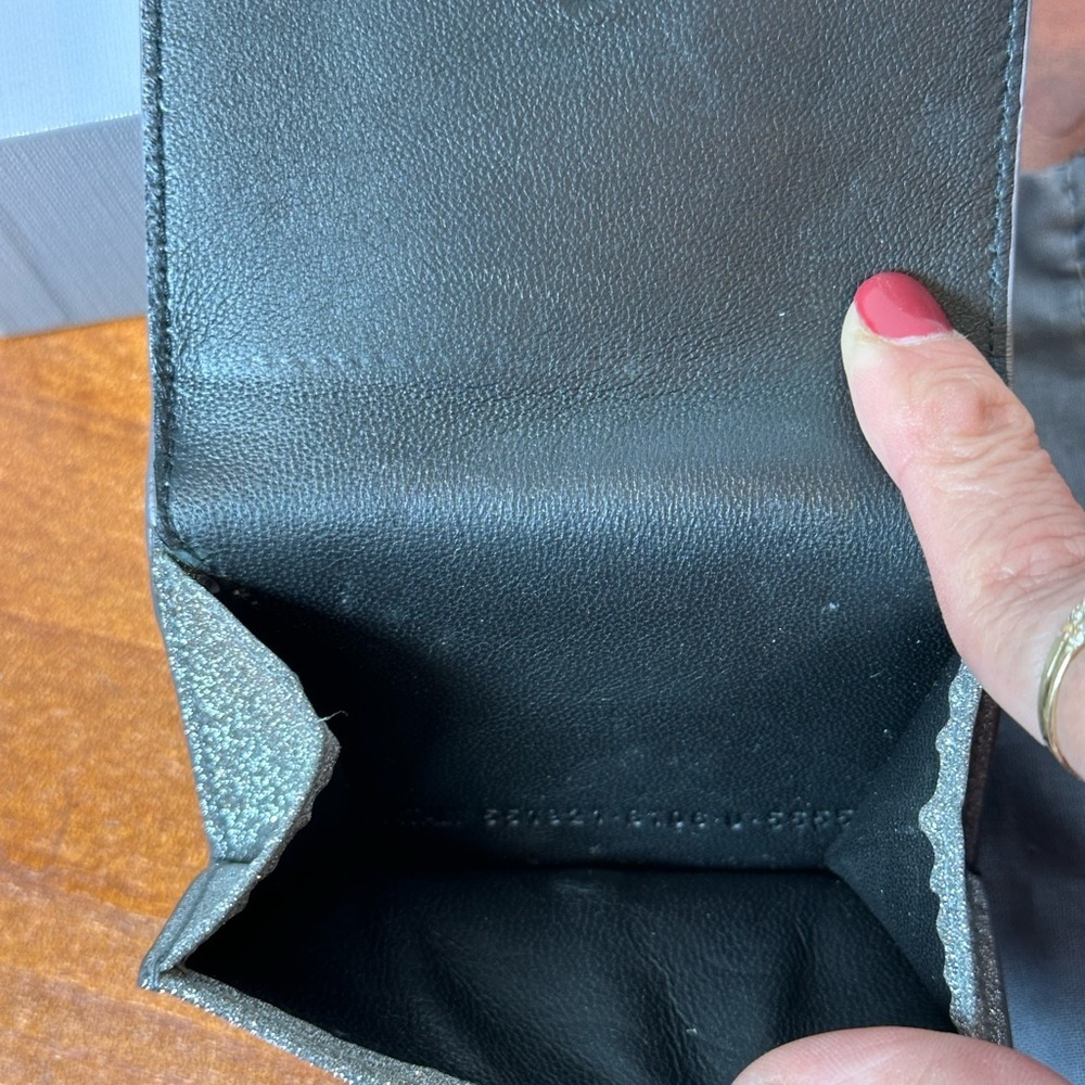 Balenciaga 551921 Metallic Silver Glitter
Everyday Mini Bifold Wallet - Picture 7 of 11